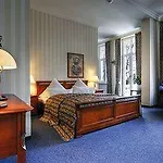 Hotel Kurparkhotel Warnemuende 4*