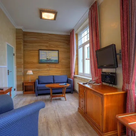 Kurparkhotel Warnemuende 酒店 4*