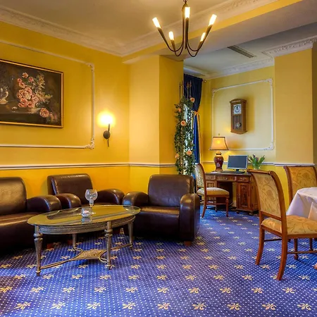 ホテル Kurparkhotel Warnemuende 4*