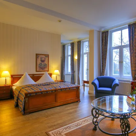 Kurparkhotel Warnemuende ホテル ロストック