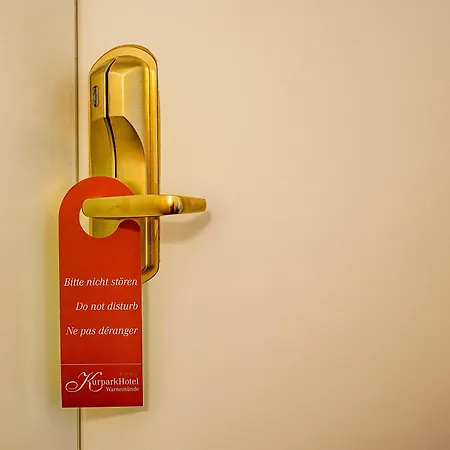 ホテル Kurparkhotel Warnemuende 4*