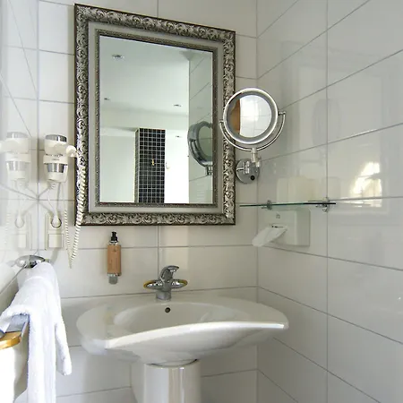 酒店 Kurparkhotel Warnemuende 罗斯托克