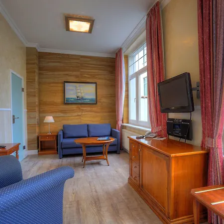 Kurparkhotel Warnemuende 4*