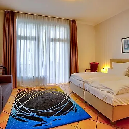 Hotel Kurparkhotel Warnemuende 4*