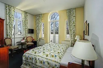 מלון Kurparkhotel Warnemuende 4*