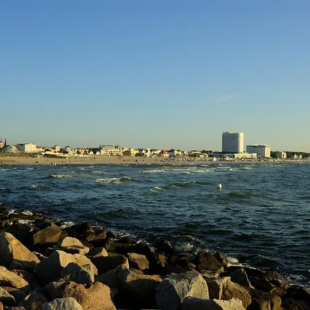 Kurparkhotel Warnemuende 4* רוסטוק