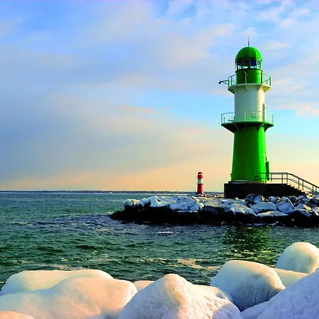 מלון Kurparkhotel Warnemuende 4*