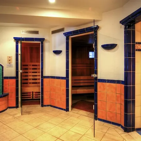 Kurparkhotel Warnemuende ホテル ロストック