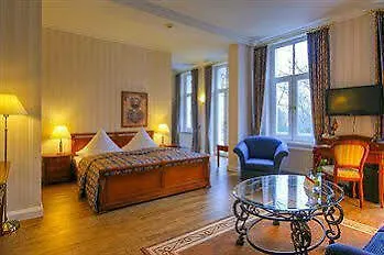 מלון Kurparkhotel Warnemuende 4*