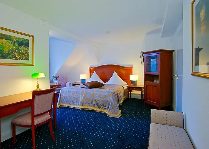 Kurparkhotel Warnemuende מלון רוסטוק