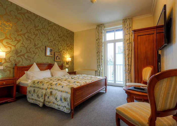 Kurparkhotel Warnemuende 4* רוסטוק